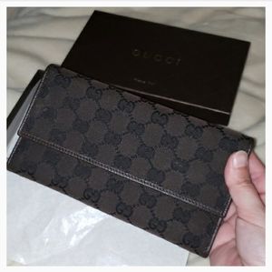 Gucci walet PRICE DROP